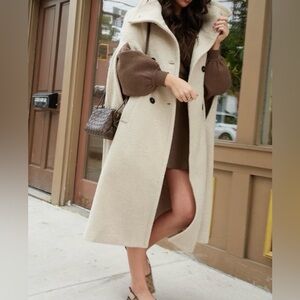 SISTER BLOOM Freya Cape Coat in pristine NWOT condition size XS
